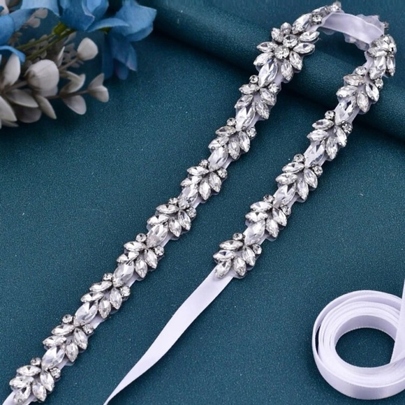 🚨SOLD🚨The Luna - Rhinestone Luxury Bridal Belt/Sash - Picture 1 of 9